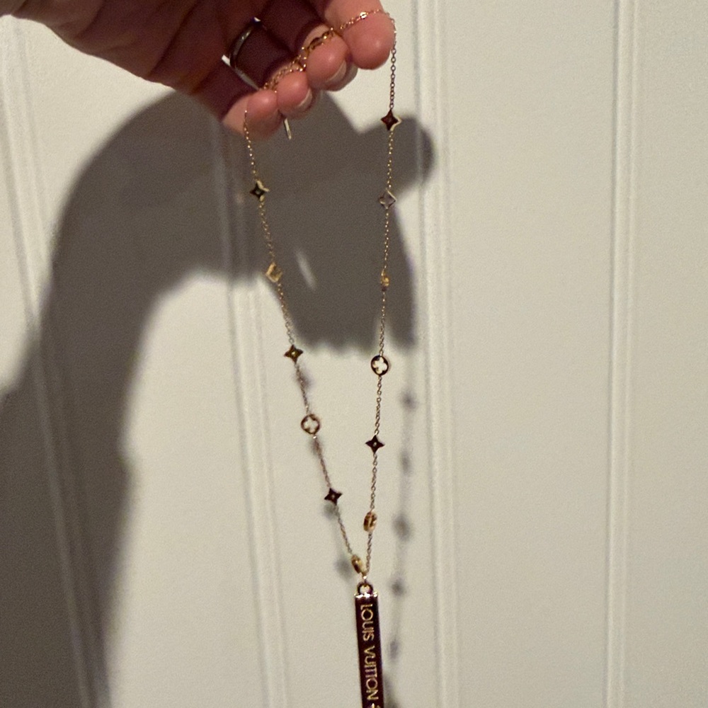 Authentic Louis Vuitton Large Lola bar charm on chain - Picture 3 of 3